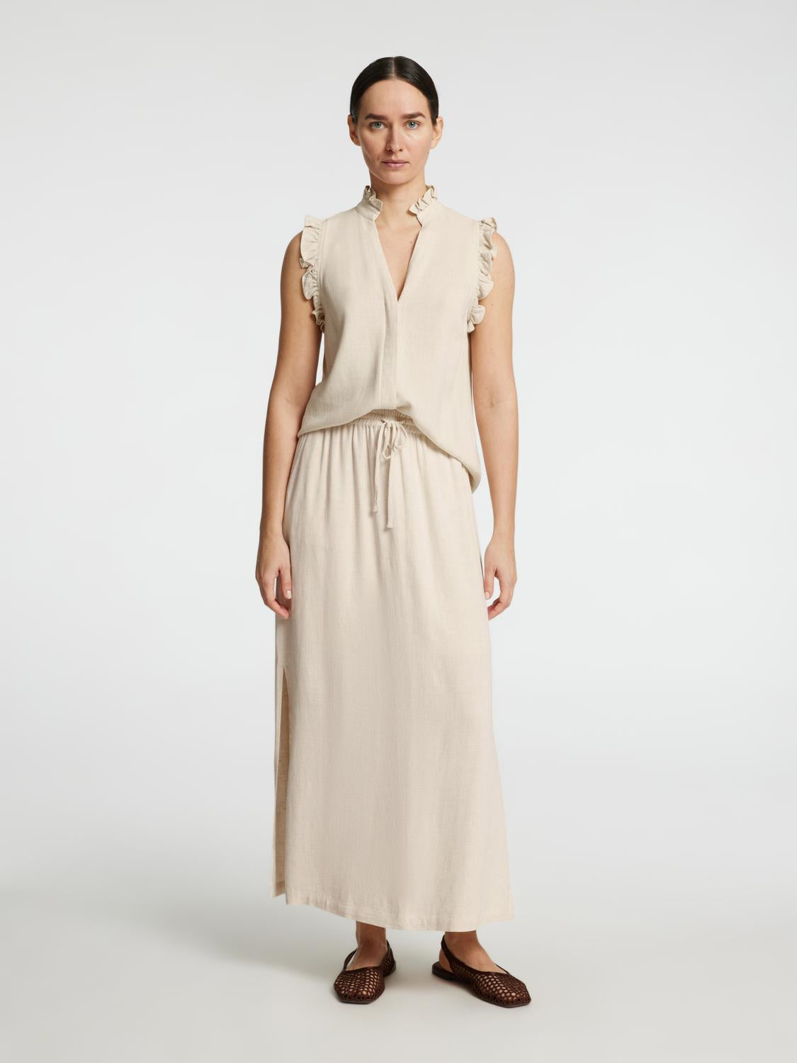 model_shot-front_full